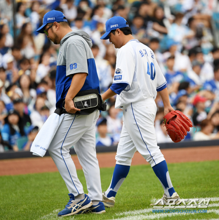 'It's sad, it's sad, I'm sorry.' Extreme pain → Eventually, the elbow surgery day came out, and the head coach's heart ached toward Choi Ji-kwang (Suwon Field)