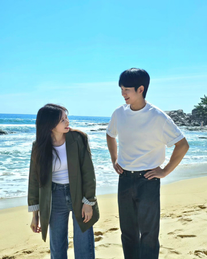 Jung Hae-in X Jung So-min, it's going to be me again...'Excited Eyes'Date on the Beach