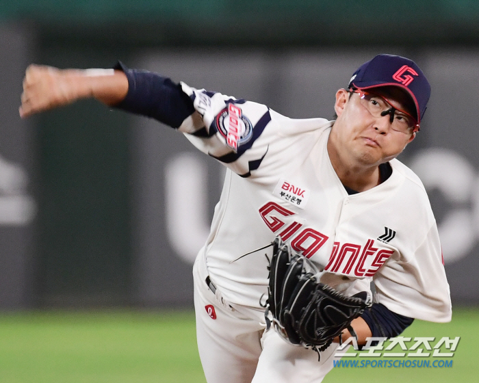 'Lee Seok-jeung' Choi Won-tae won 9 times, Hong Chang-ki 5 hits, Austin 2 RBIs, LG won 7 to 4. 'A disaster caused by excessive greed' Lotte's 5th round has moved away 