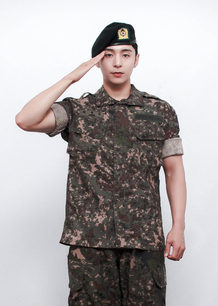  Golden Child Y, 19th, discharged from the military 'Rewarding with a growing and firm heart'