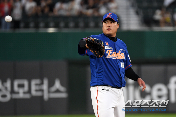 Ryu Hyun-jin hit the bases-loaded gun, but NC lost to Hanwha 'PS is on the verge of elimination' 