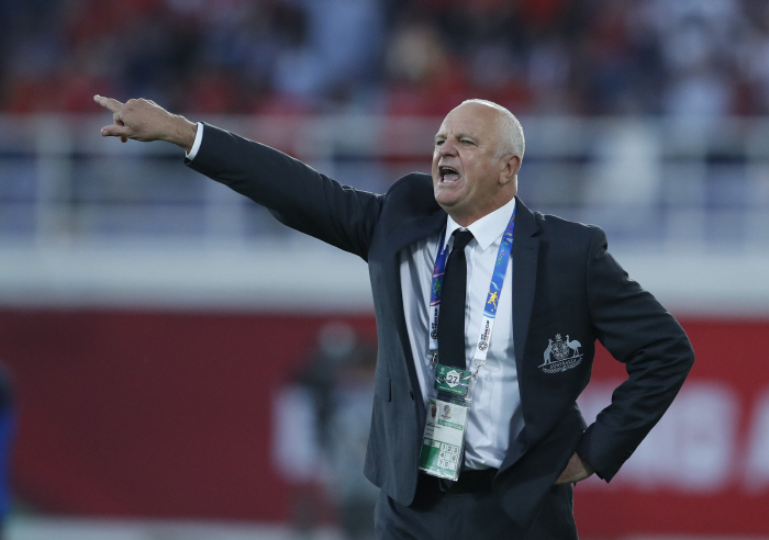 Australia's coach was also cut off'Changing the same coach as South Korea due to poor performance in the third Asian qualifying round for the World Cup