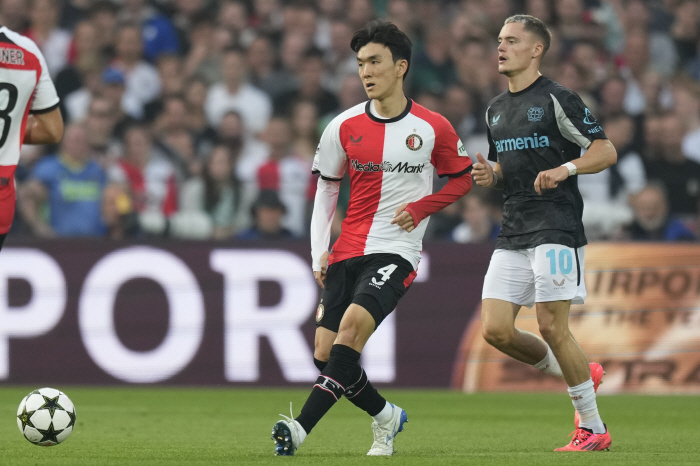 'Feyenoord debut on his birthday'Hwang In-beom, full-time  exclusive kicker  highest rating...Team lost 0-4 to Leverkusen