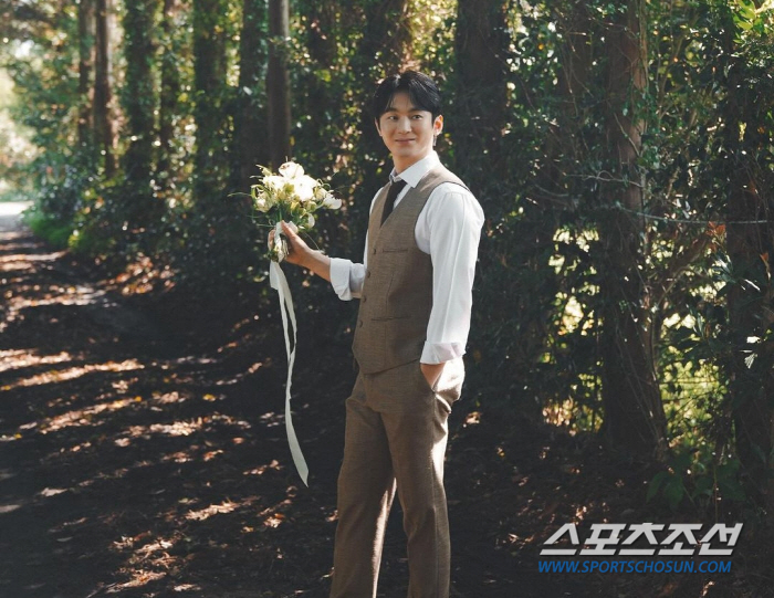 'Handsome Guys' Kang Pil-soo delivers his impressions a day before his wedding.'Rewarding with his precious first step with his mature appearance' 