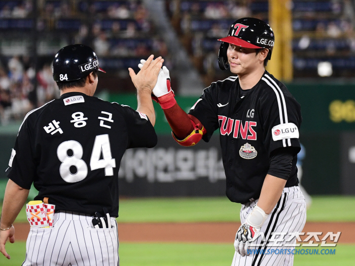 'Hit-homer-homer-hitter-hitter' leadoff Hong Chang-ki, career high 'First 5 hits (one home run) game in his life'