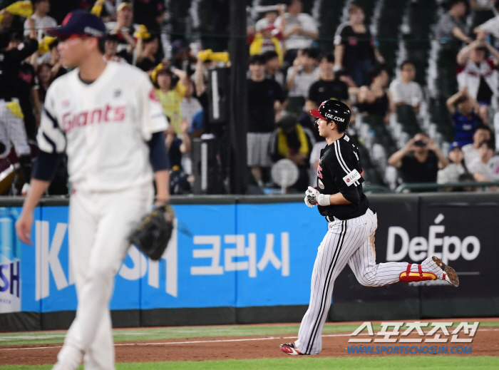 'Hit-homer-homer-hitter-hitter' leadoff Hong Chang-ki, career high 'First 5 hits (one home run) game in his life'