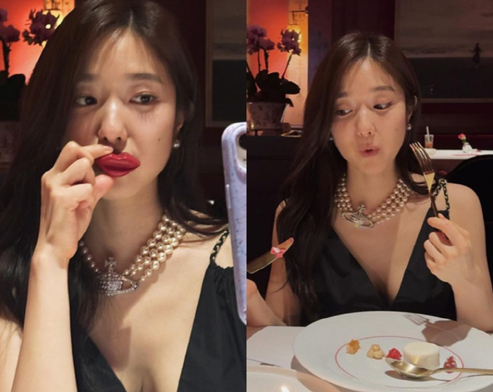 Lee Hye-sung wears a 500,000 won necklace  revealing clothes 'Luxury  Sexy Beauty'