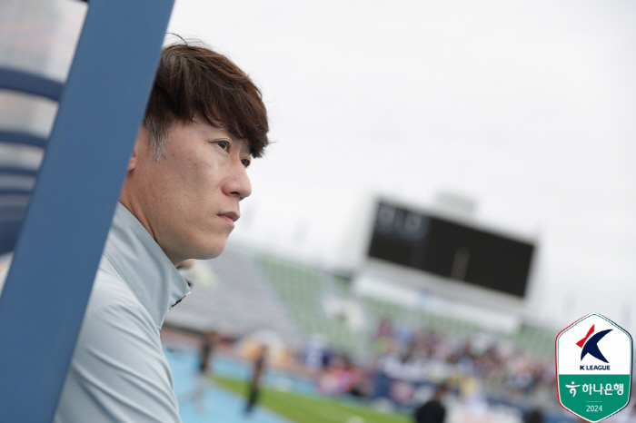 Suwon FC coach Kim Eun-joong'Thank you to the players who didn't give up until the end...I want to bring the results of the away game in Seoul'