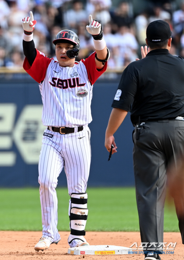 'I kept third place.' 'Jun PO Magic Number 1'. Megatwinspo LG won 9-5. Doosan is now in fourth place, too. 