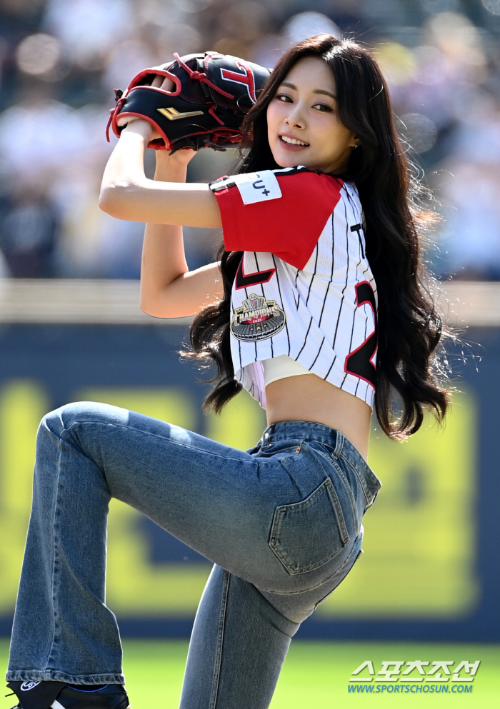  TZUYU, you look amazing!