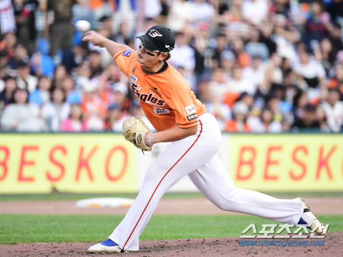 'The first thing that comes to mind is my parents' Kim Seo-hyun of Hanwha, who is in his second year as a professional, finally won his first impressive victory (Daejeon site)