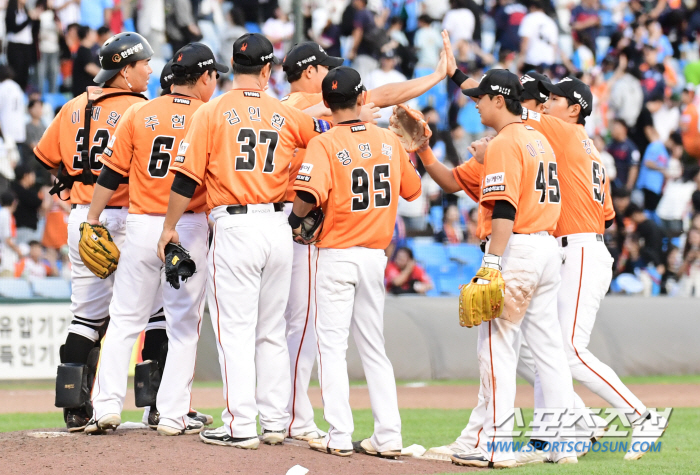 'The first thing that comes to mind is my parents' Kim Seo-hyun of Hanwha, who is in his second year as a professional, finally won his first impressive victory (Daejeon site)