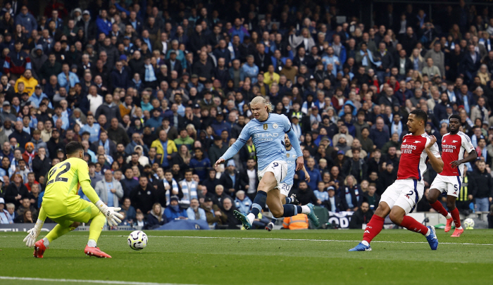 'Holan almost ruined the 100-goal feast'→''98 min dramatic equalizer to No. 1 Mercury'' Man City's 2-2 draw against Arsenal