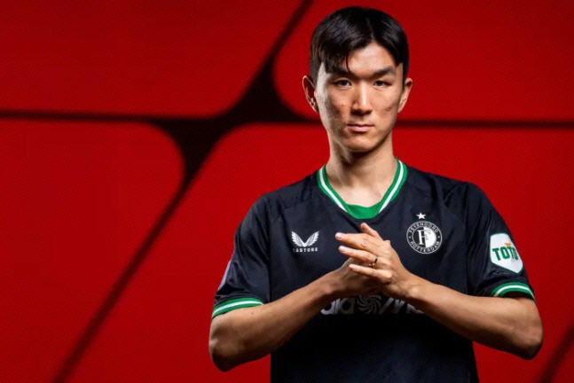 Hwang In-beom's super success to Feyenoord...The coach is already in love with the same player as Pirro, he should have recruited him quickly