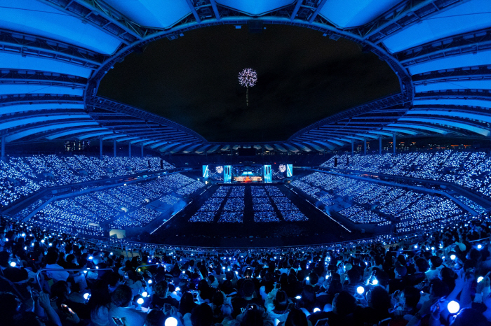 IU Celebrates 100th Solo Concert with Historic Encore Performance at Seoul World Cup Stadium