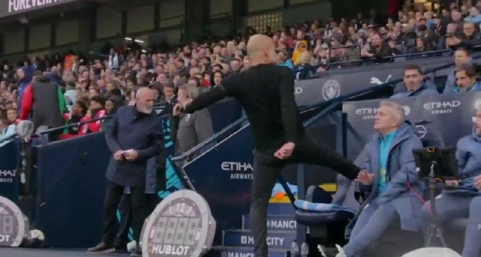 Pep breaks the chair with his foot... 'What kind of referee is there?' Max No's 'Rare Scene of All Time'