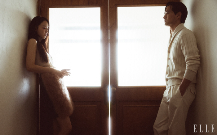 Shin Hye-sun ♥ Lee Jin-wook's first couple photo shoot, 'We get very close through the work.'