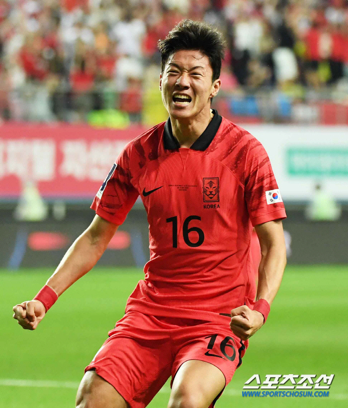 Will Hwang Ui-jo revive from the worst crisis...13 min multi-goal performance → Highest rating