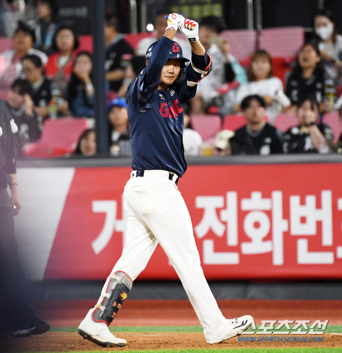 '7 → 10 → 7 → 8 → 7 → 7 → 7 → failed again this year' The master also failed to save. Lotte failed in fall baseball for the seventh consecutive year. KT's 5th place is in sight 