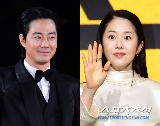 He also denied the rumor of a romantic relationship, but he broke up with Ko Hyun-jung and Jo In-sung after 12 years 'No decision yet' 