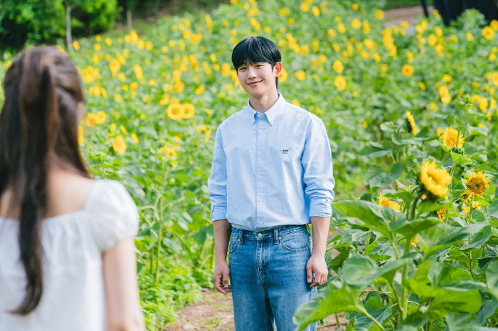 Jung Hae-in ♥ Jung So-min, you're going to get into a romantic relationship again...'Morning yard'' 