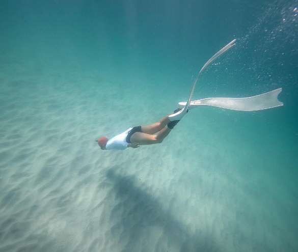 Kim Hee-ae, there's no Little Mermaid. Even in the water