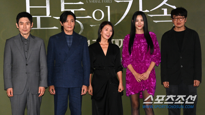  The main characters of the movie 'Ordinary Family'