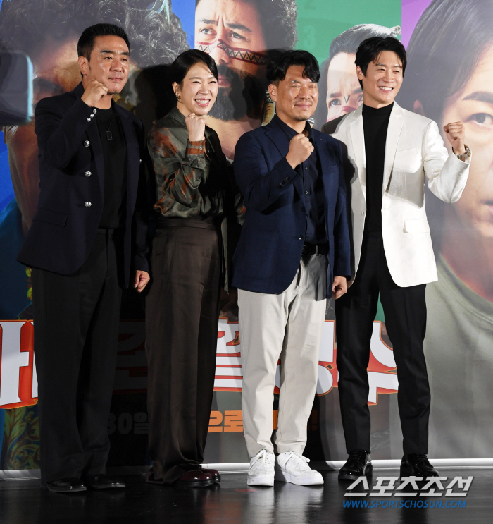  Movie 'Amazon Hwal Myung-soo' Laughing Jung Jo-joon