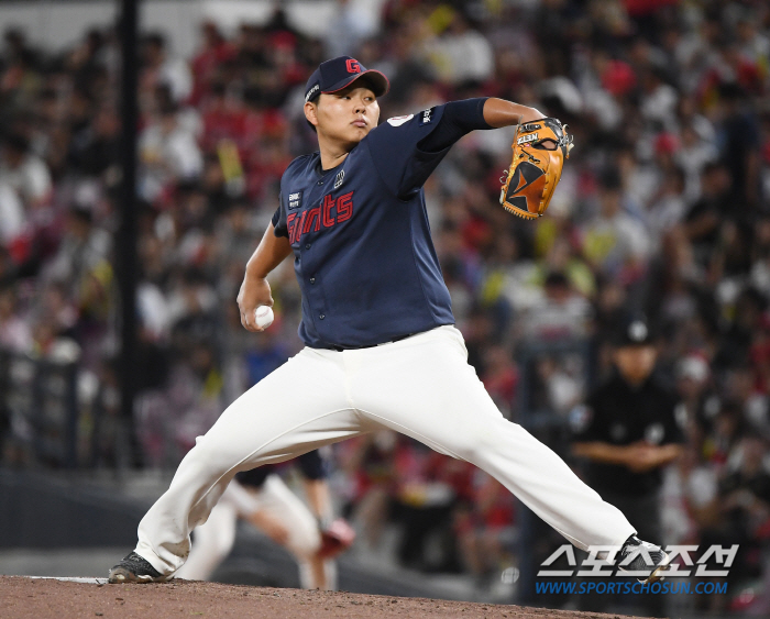 For the 10th consecutive year, Lotte scored five points against 170 innings vs. pitchers and won 52 against KIA 