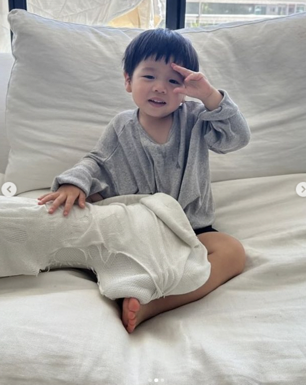 Jun Beom is 3 years old, but his heart is racing today because of you