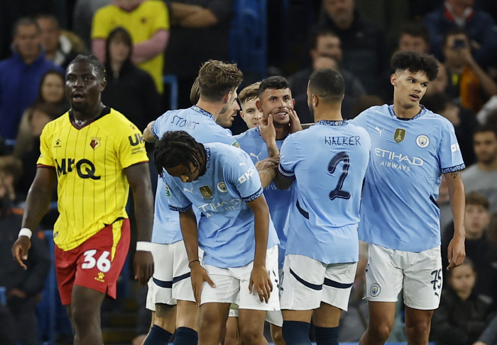 Man City in the 1.5th division wins 2-1 over Watford in the second division! Carabao Cup Round of 16