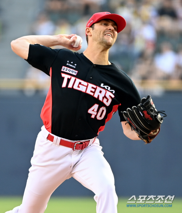 'Must play in KS' A loyal foreigner bites his mouthpiece and throws a second bullpen pitcher'passing point'KS' mound is becoming more and more reality