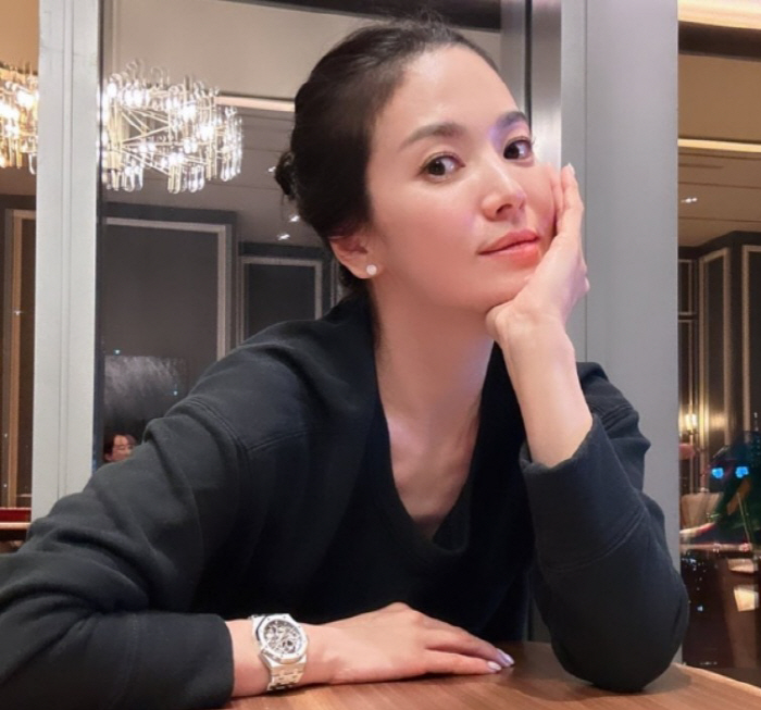  'You're pretty, my school'. Song Hye-kyo's best friend is amazed by her bright beauty