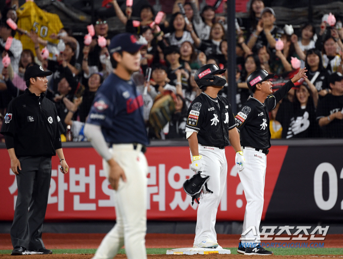 Team batting → final hit for the semifinals even though it has 25 home runs. A genius batter who has recovered his pride. 'Pull and hit on purpose. I'm never satisfied.'