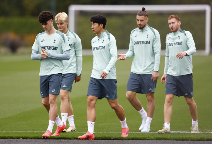 The biggest shock of all time! 'We didn't have any conversation' Son Heung-min and Tottenham's 10-year result is that they are neglecting to renew their contracts  throwing balls? To the fans, 'I want to be called a legend' is a sincere confession