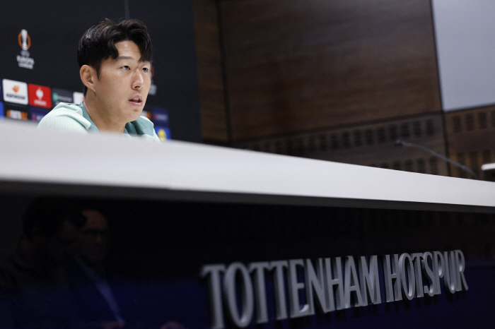 The biggest shock of all time! 'We didn't have any conversation' Son Heung-min and Tottenham's 10-year result is that they are neglecting to renew their contracts  throwing balls? To the fans, 'I want to be called a legend' is a sincere confession