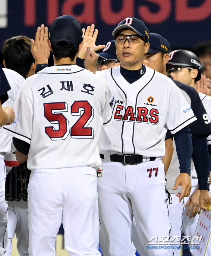 『Cranial pain』15.2 billion catcher Jeong Jo-joon, the leader of the wild card match,'The starting pitcher is checking Kwak Bin  Yang's condition' 