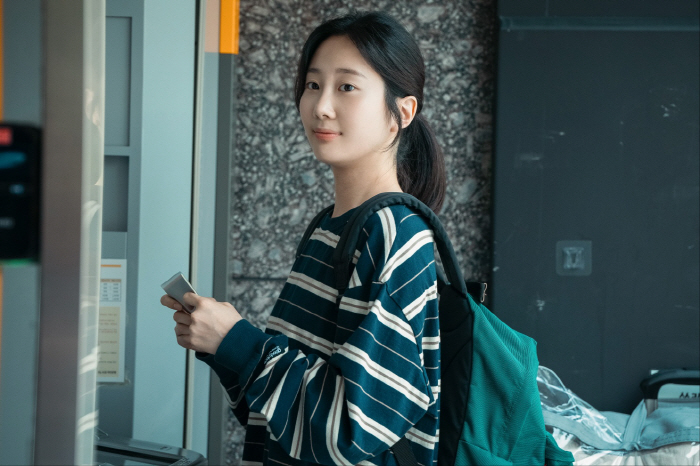  Planning and production of Kim Nam-gil 'How to Open the Door' is released by the Ministry of International Affairs..Helping Young People Get Ready for Self-reliance