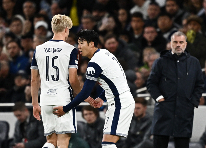 'Is it really okay' Son Heung-min, who collapsed in the end, has an A-match in October directly in the locker room, not on the bench