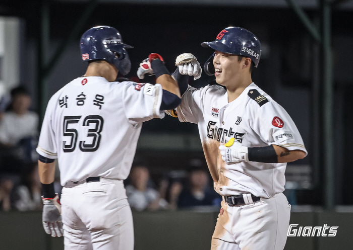 Reyes foreigners' first 200 hits next time'Go Seung-min's three-point → 15 hits in a long run'Lotte won 13-5 over NC 