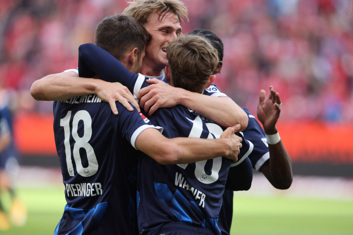  One man left... Lee Jae-sung struggled, Hong Hyun-seok was replaced. Mainz 0-1 Heidenheim ends first half