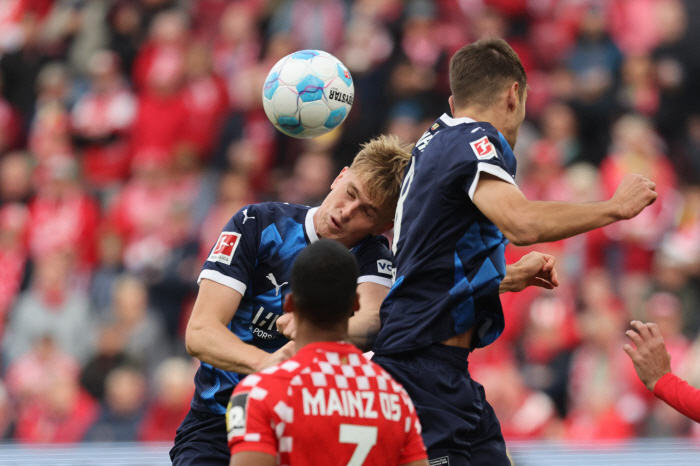  Lee Jae-sung 75 mins - Hong Hyun-seok 32 mins lost to Heidenheim 0-2 at Mainz home