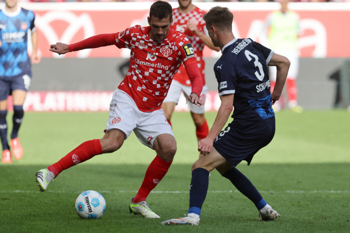  Lee Jae-sung 75 mins - Hong Hyun-seok 32 mins lost to Heidenheim 0-2 at Mainz home