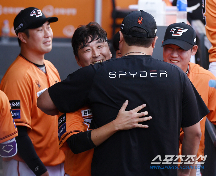 Good-bye! Eagles Park, good-bye! Jung Woo-ram Hanwha lost to NC in the final game 'Choi Sung-young good pitching' 