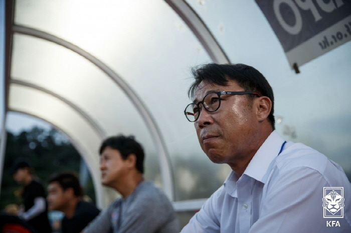 'I've done it in 13 years!Hwacheon KSPO's Jungkut' won the WK League 'K League Legend'Talking about coach Kang Jae-soon 