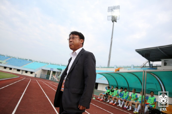 'I've done it in 13 years!Hwacheon KSPO's Jungkut' won the WK League 'K League Legend'Talking about coach Kang Jae-soon 