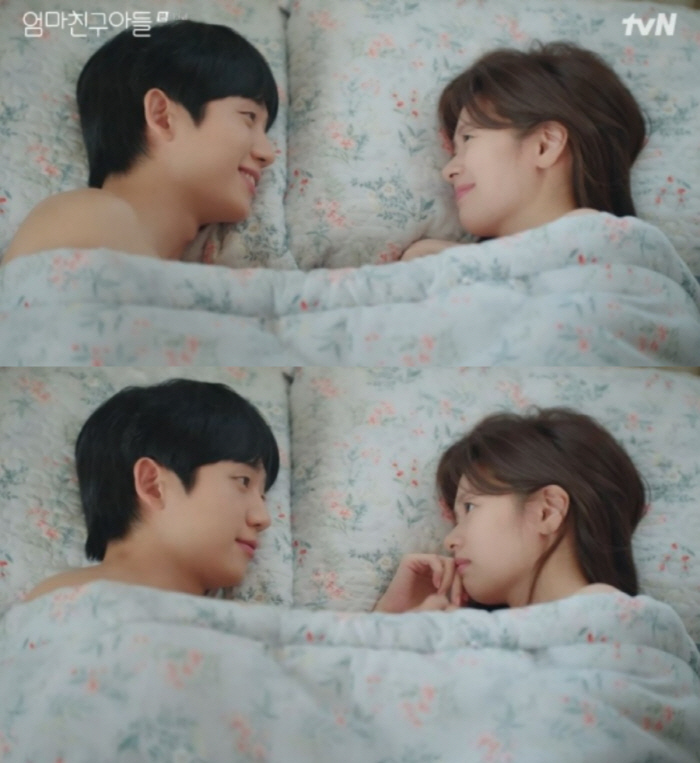  Jung Hae-in ♥ Jung So-min  'Bed god' Was it too neat? 'You look like students who went to camp'