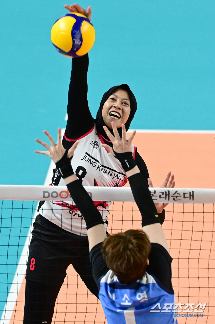 '1710 → 1721 → 2321 → 2523' Lee So-young Derby' all-time set burst. I can't believe 3 out of 4 games in the women's team are 5 sets... an all-time season preview. Jeonggwanjang won a 3-2 victory. 