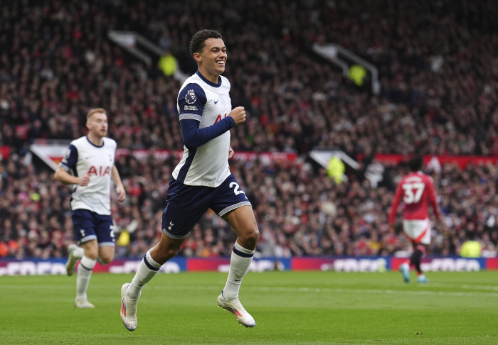 'Captain Son Heung-min is out of shock'→ If there was even SON, it would have been a disaster! Tottenham's 'Bruno exit' vs Manchester United 3-0 victory...the first league win of the season