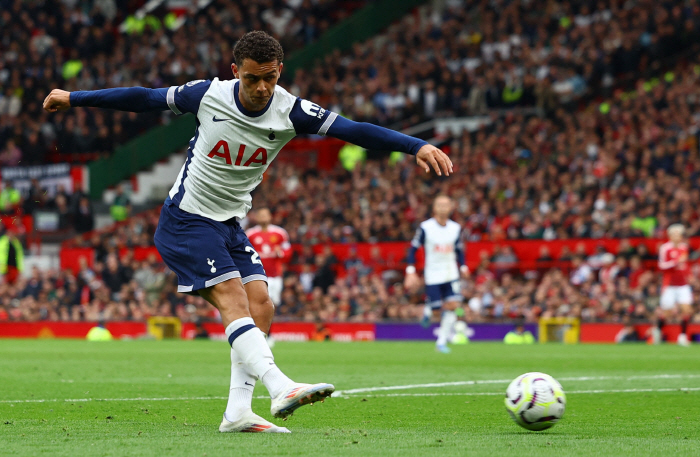 'Captain Son Heung-min is out of shock'→ If there was even SON, it would have been a disaster! Tottenham's 'Bruno exit' vs Manchester United 3-0 victory...the first league win of the season